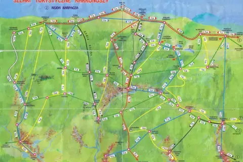 Mapa szlaków turystycznych Karkonoszy, region Karpacza. Pokazuje góry, szczyty, przełęcze i schroniska.