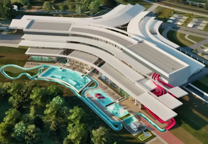 Nowoczesny aquapark Solina z basenami, zjeżdżalniami i strefą relaksu, otoczony zielenią.