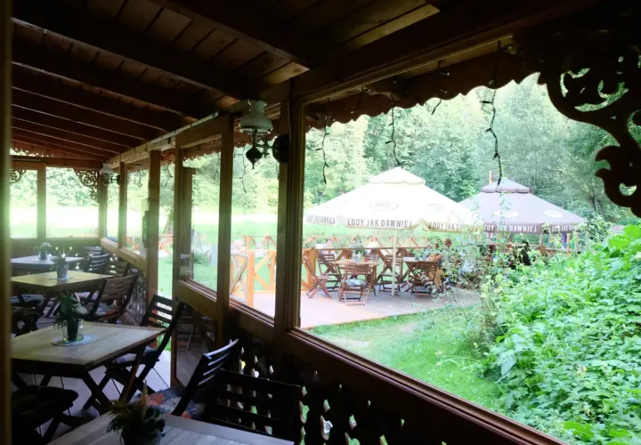 Ojców gdzie zjeść - odkryj najlepsze restauracje z lokalnymi specjałami