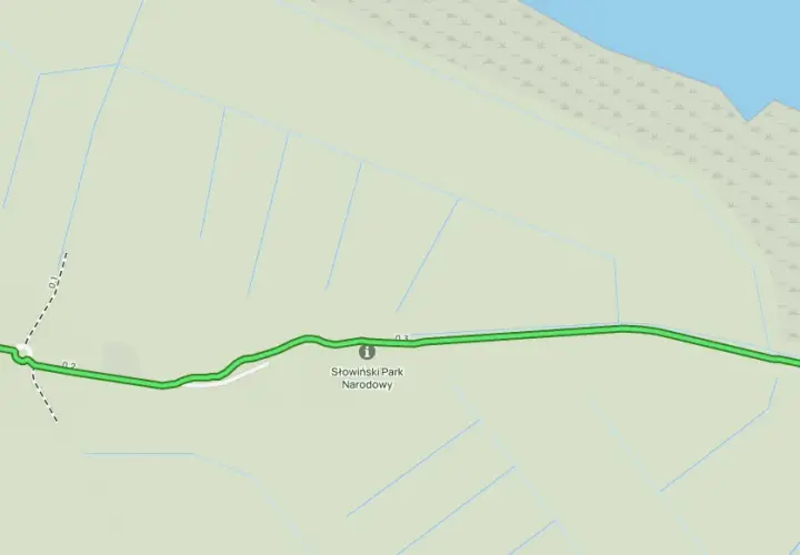 Mapa szlaku w Słowińskim Parku Narodowym. Trasa prowadzi od portu do punktu widokowego, oferując kluki atrakcje.
