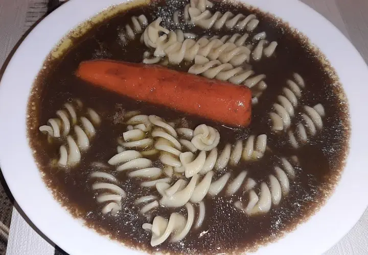 Gdzie zjeść czerninę w Poznaniu? Odkryj najlepsze miejsca na danie