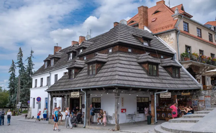 Rynek w Kazimierzu Dolnym - Jak zwiedzać, by poczuć klimat?