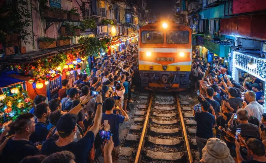 Train Street Hanoi - Jak zaplanować wizytę i złapać pociąg?
