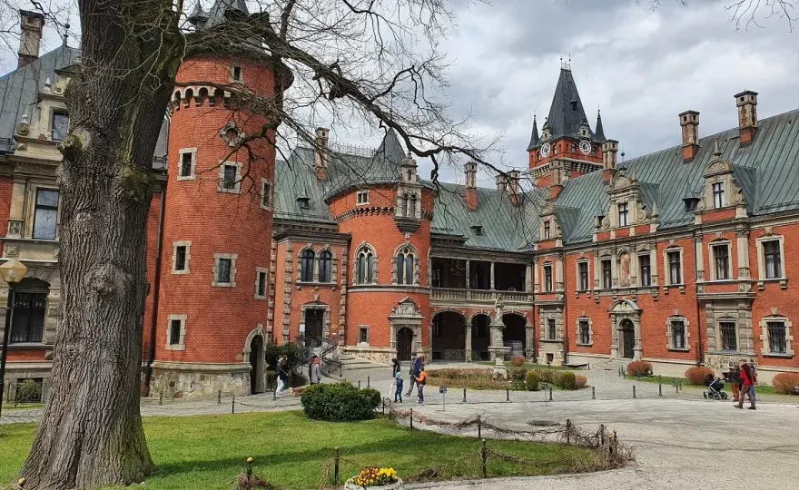 Pławniowice - Pałac i jezioro? Plan na udany dzień!