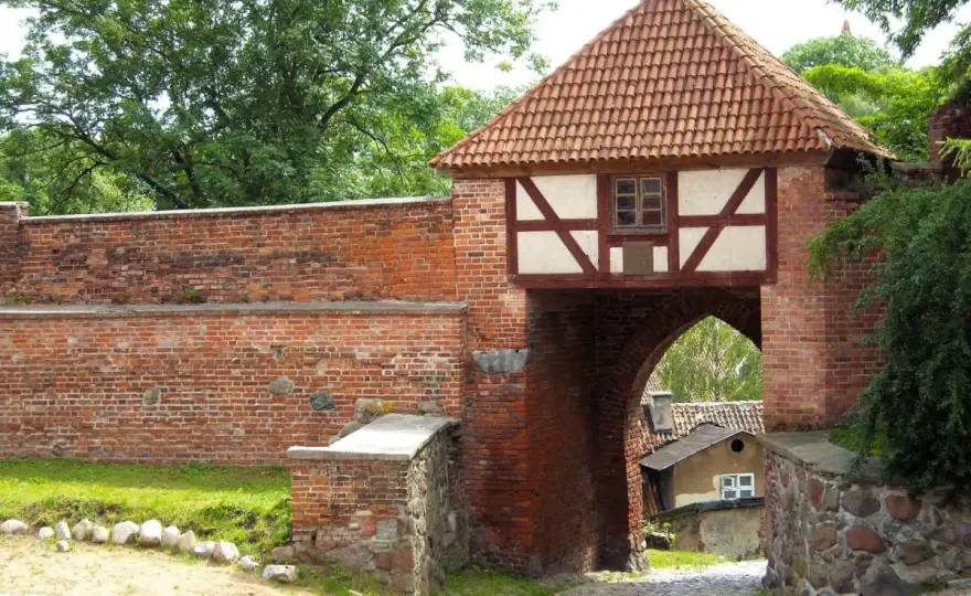 Atrakcje Pasłęka - Co warto zobaczyć i jak zaplanować spacer?