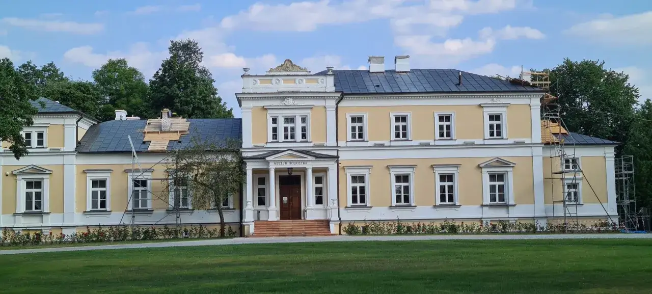 Pałac w Ciechanowcu, Muzeum Rolnictwa, w trakcie remontu dachu. Jedna z atrakcji regionu.